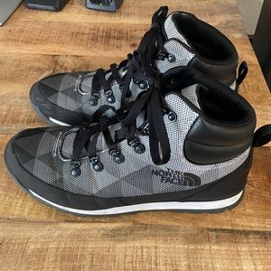Mens The North Face Winter Boots